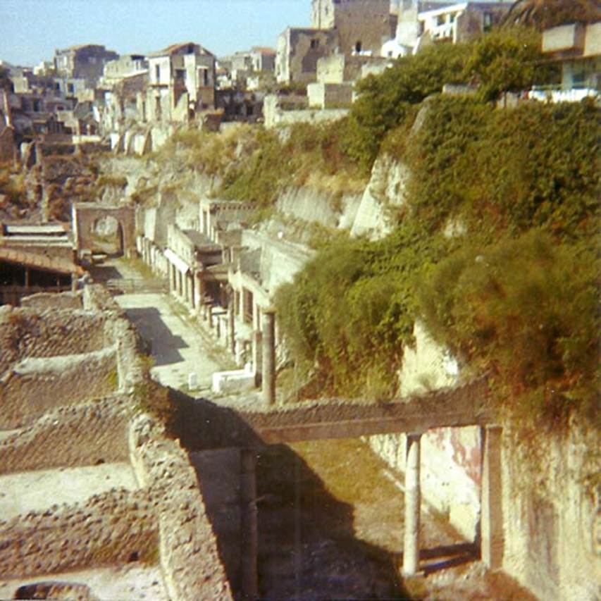 Herculaneum, 1978. Looking west across northern end of site, towards Decumanus Maximus.
On the left, are the upper rooms on loggia of Palaestra. Photo courtesy of Roberta Falanelli.